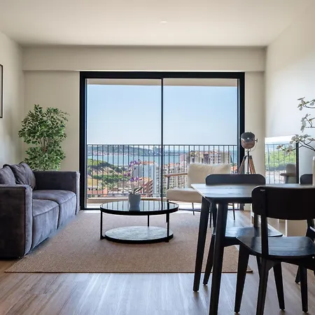 Appartement New 2 Bedroom With Pool & Ocean View Algés