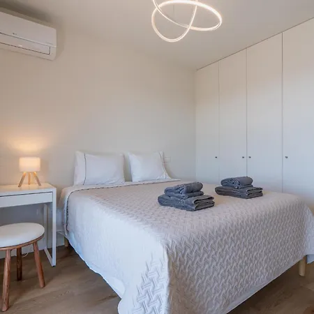 New 2 Bedroom With Pool & Ocean View *