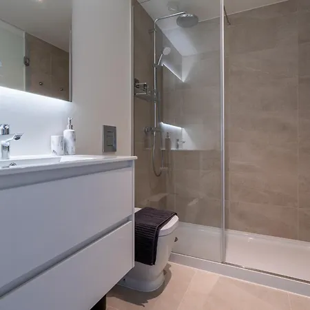 New 2 Bedroom With Pool & Ocean View Appartement